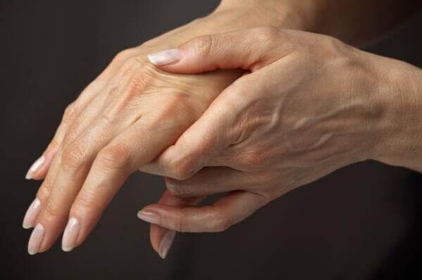 douleurs articulaires aux doigts